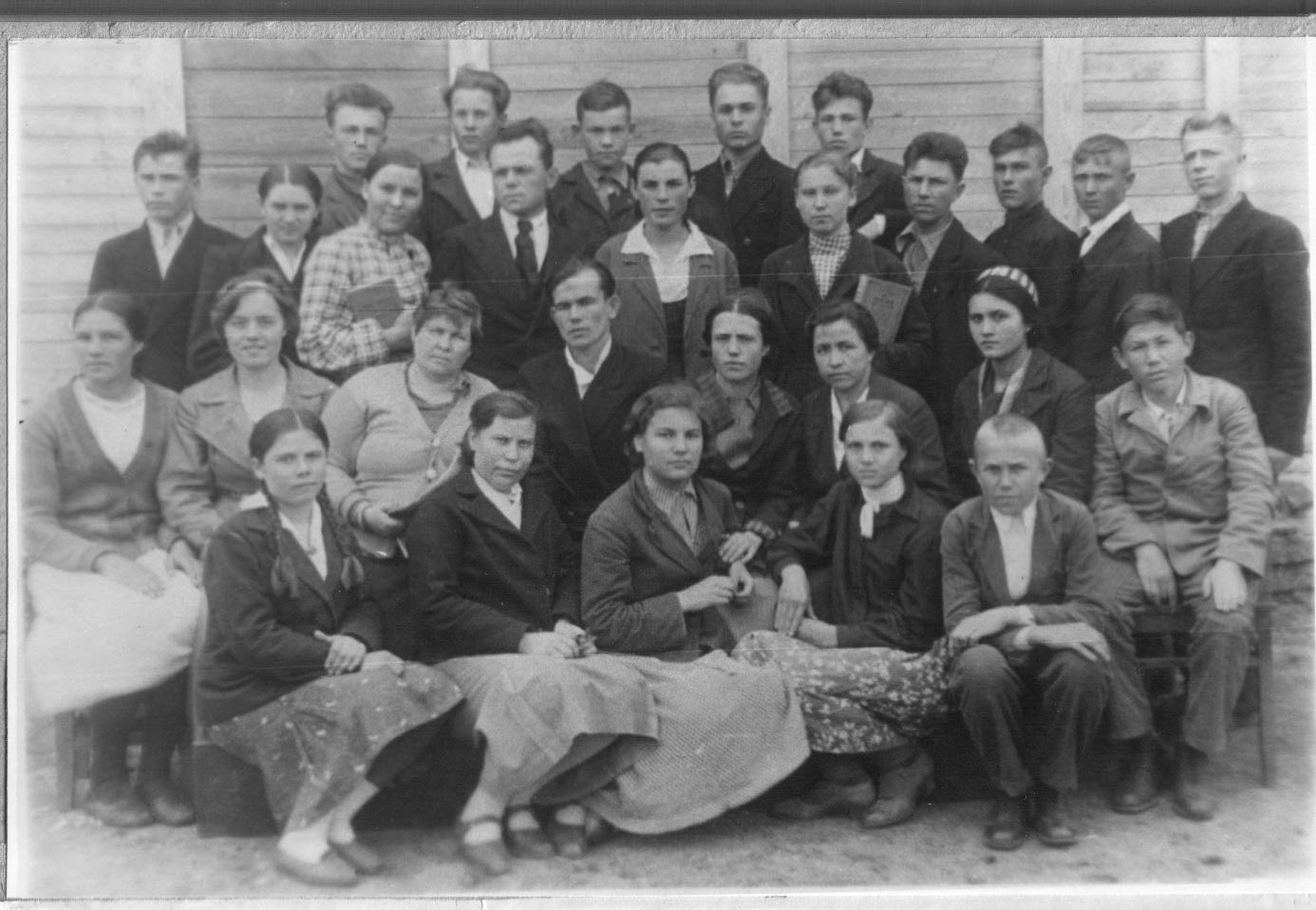 Выпускной класс 7 летней школы 36 1940 год фото из архива Вишнякова П.Т.